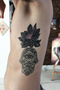 lotus-hamsa-cover-up-tattoo-abyss