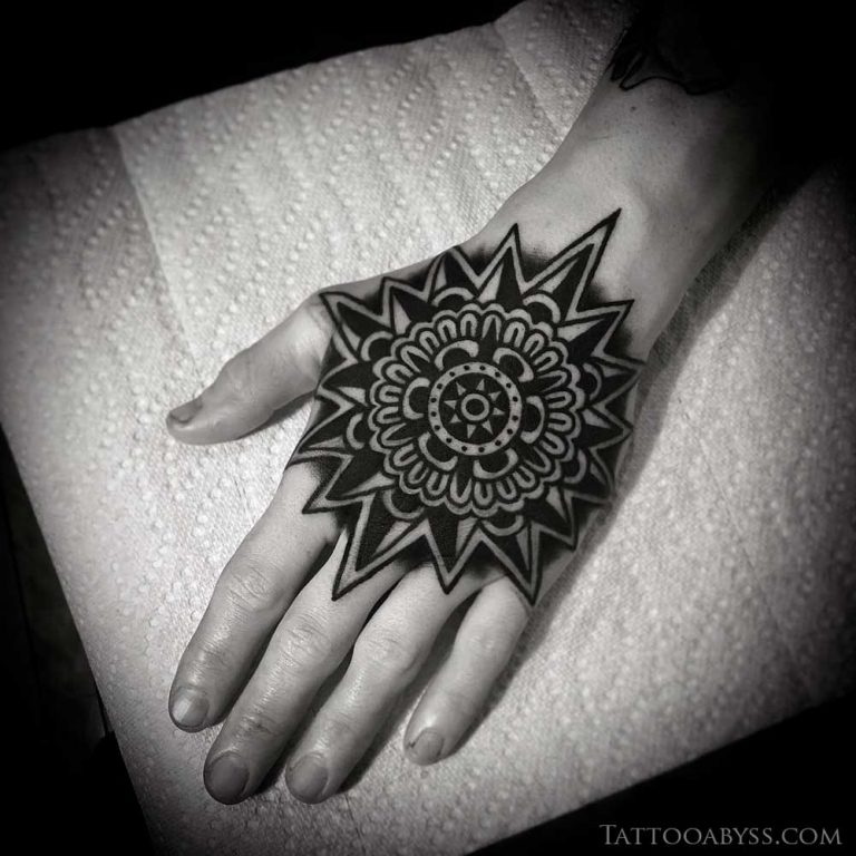 hand-mandala-traditional-tattoo-abyss - Tattoo Abyss Montreal