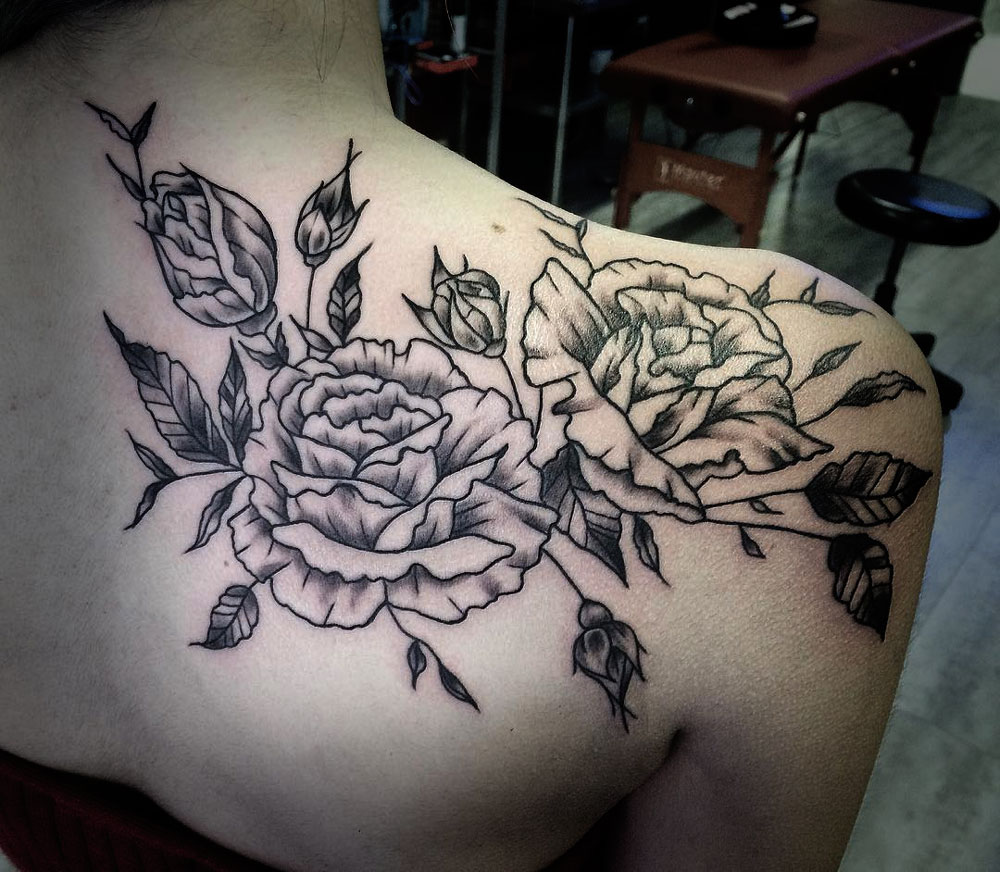 roses-tattoo-blackandgrey-devongold-tattooabyss