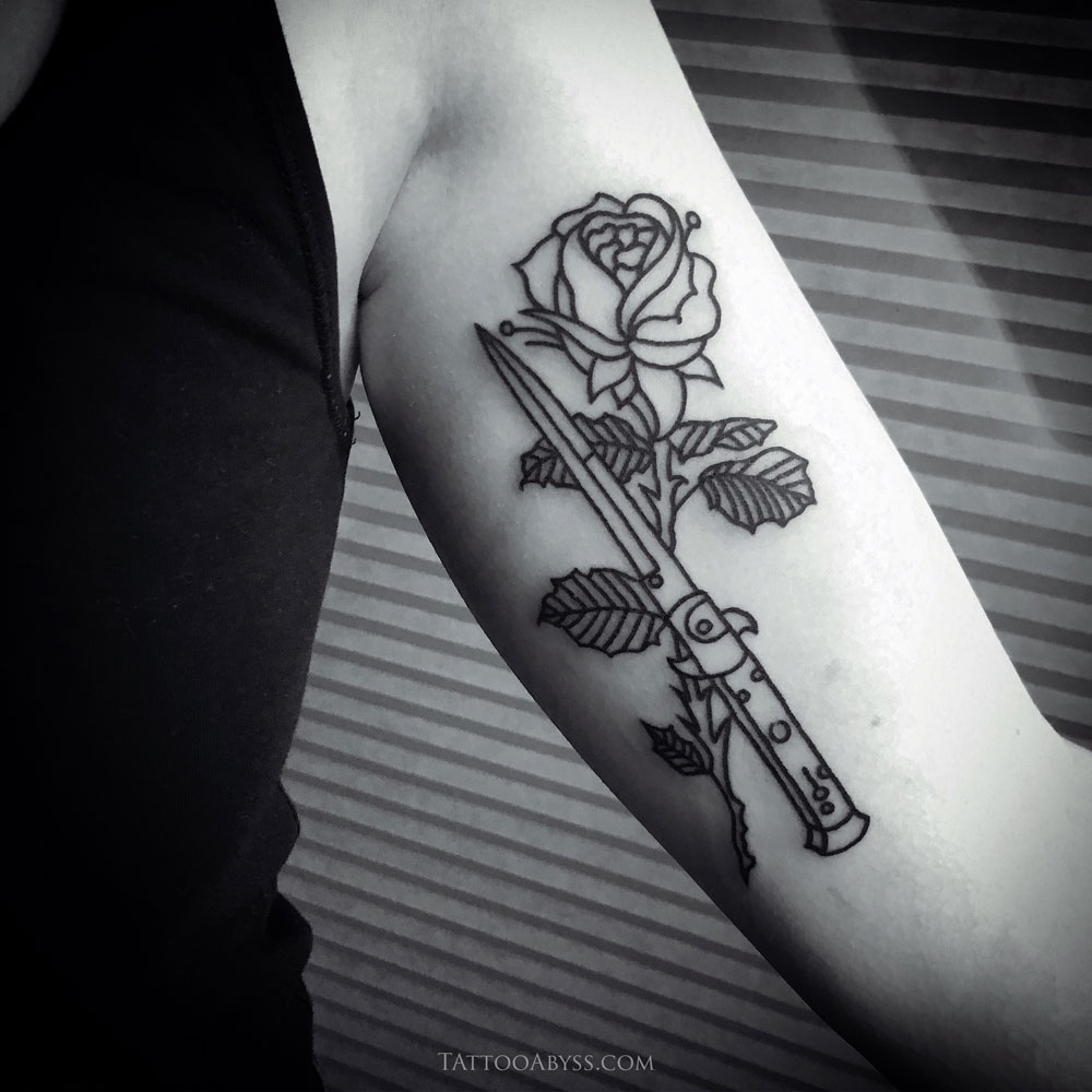 Rose Switchblade Tattoo - Tattoo Abyss Montreal