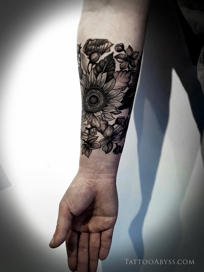 100 Dotwork Tattoo Designs for Men [2024 Inspiration Guide] | Geometric sleeve  tattoo, Sleeve tattoos, Geometric tattoo