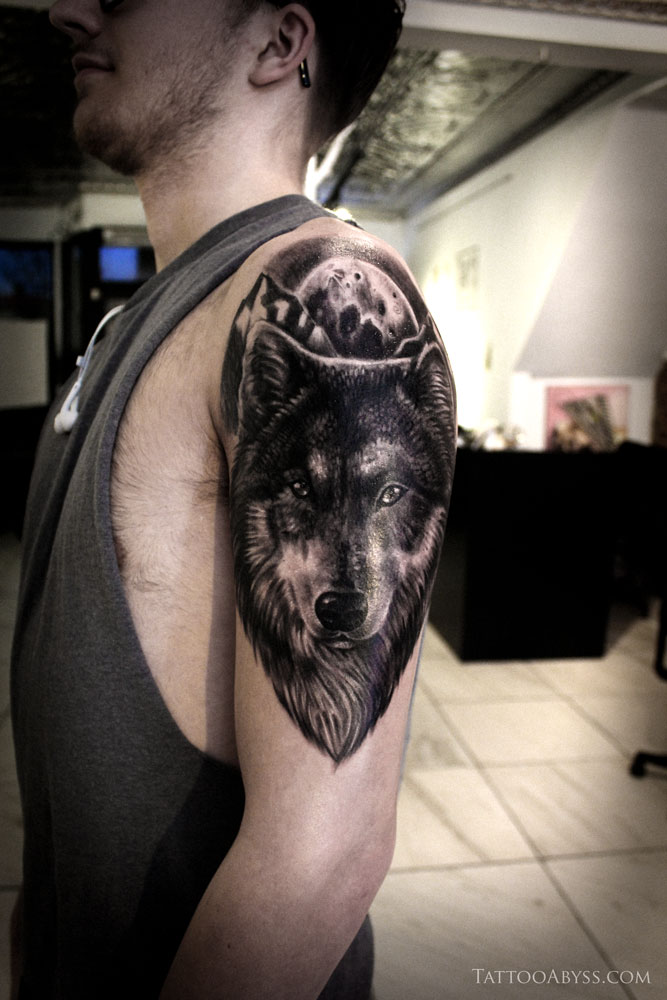 Тату на плече мужские животные волк