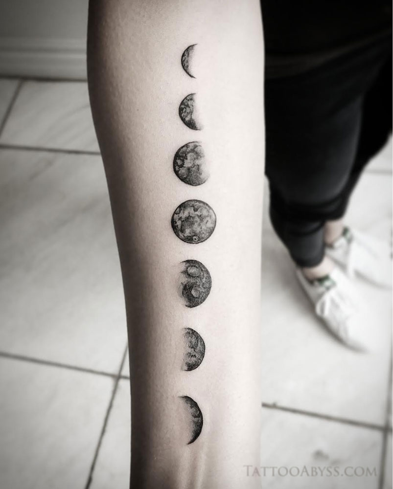 moon-moonphases-tattoo-abyss