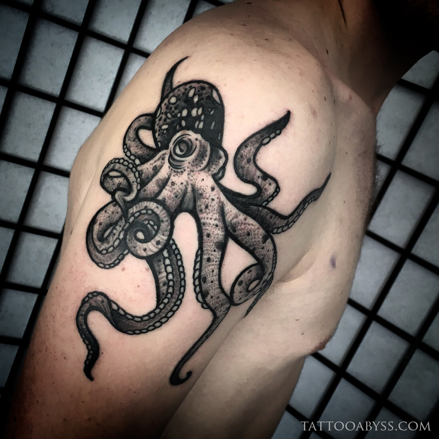 octopus-blackwork-adz-tattoo-abyss
