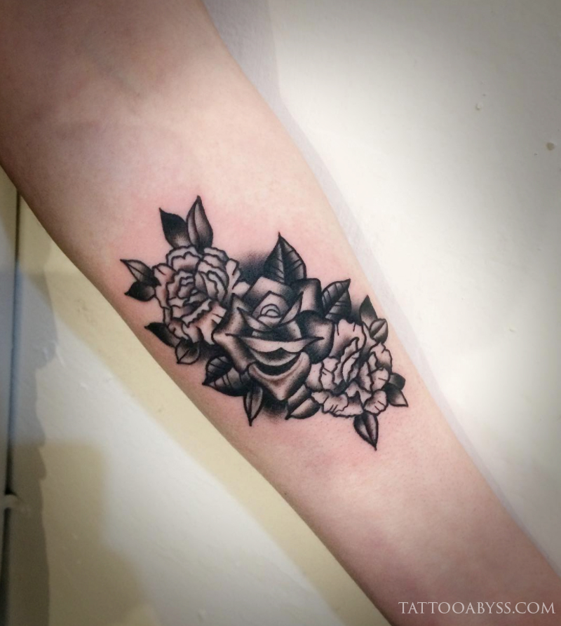 flowers-black-kevin-tattoo-abyss