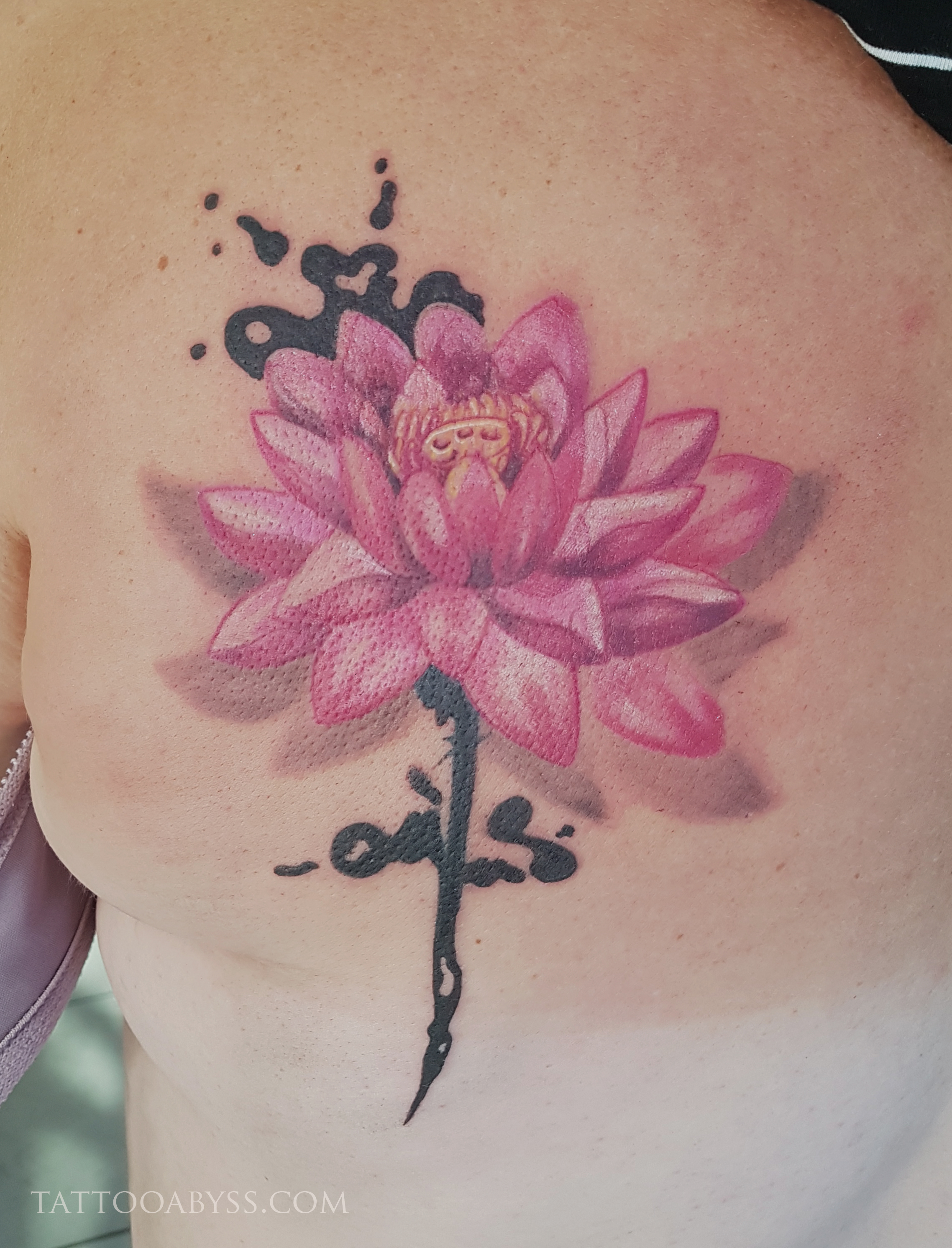 lotus-splatter-tattoo-abyss