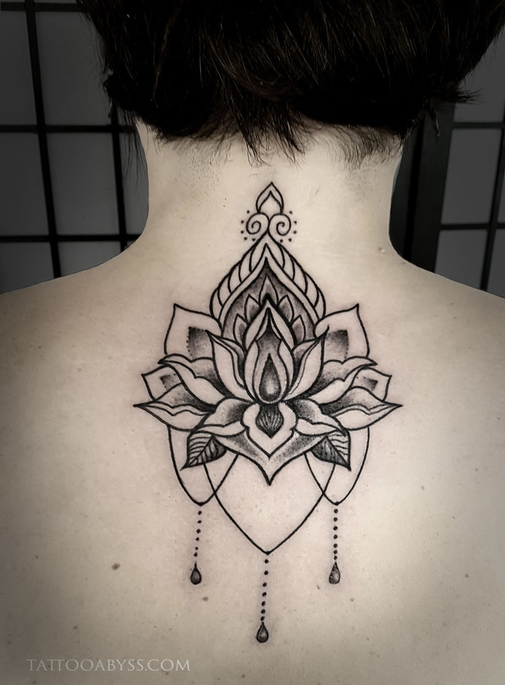 neck-lotus-mandala-dotwork-tattoo-abyss - Tattoo Abyss Montreal