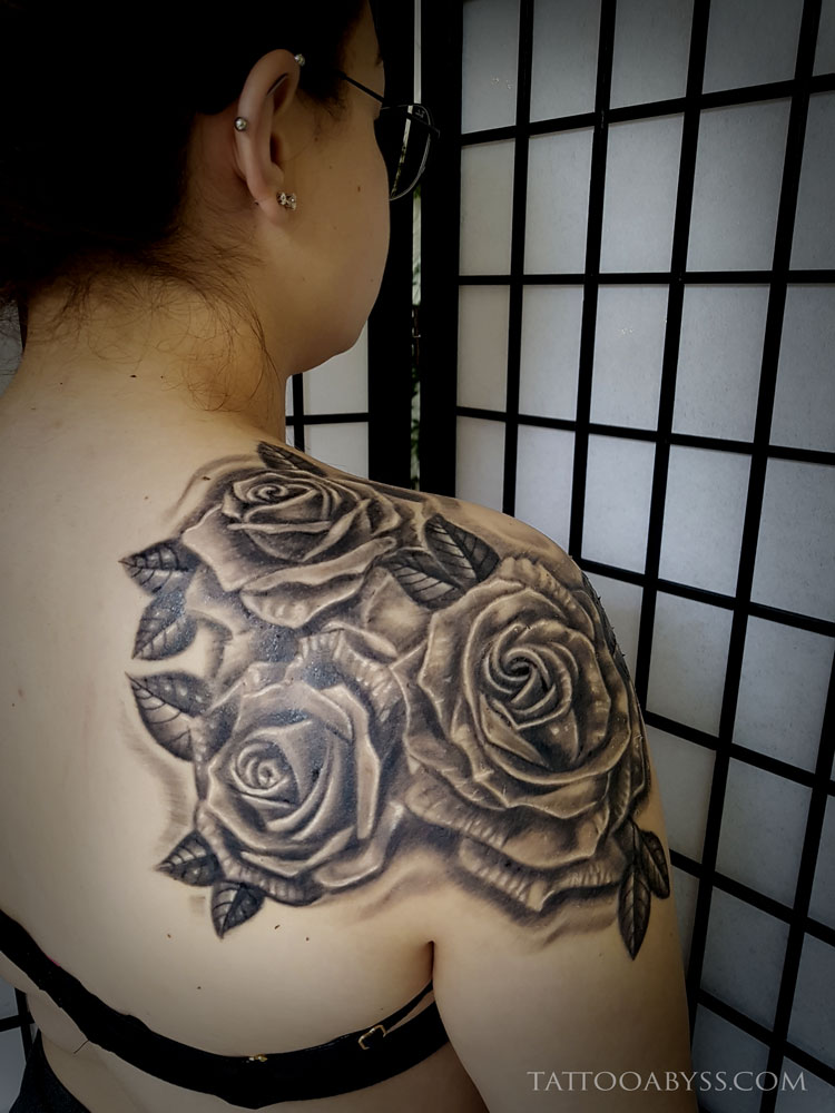 back shoulder rose tattoos