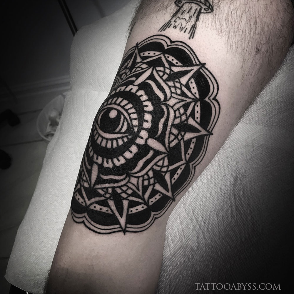 eye-mandala-adz-tattoo-abyss