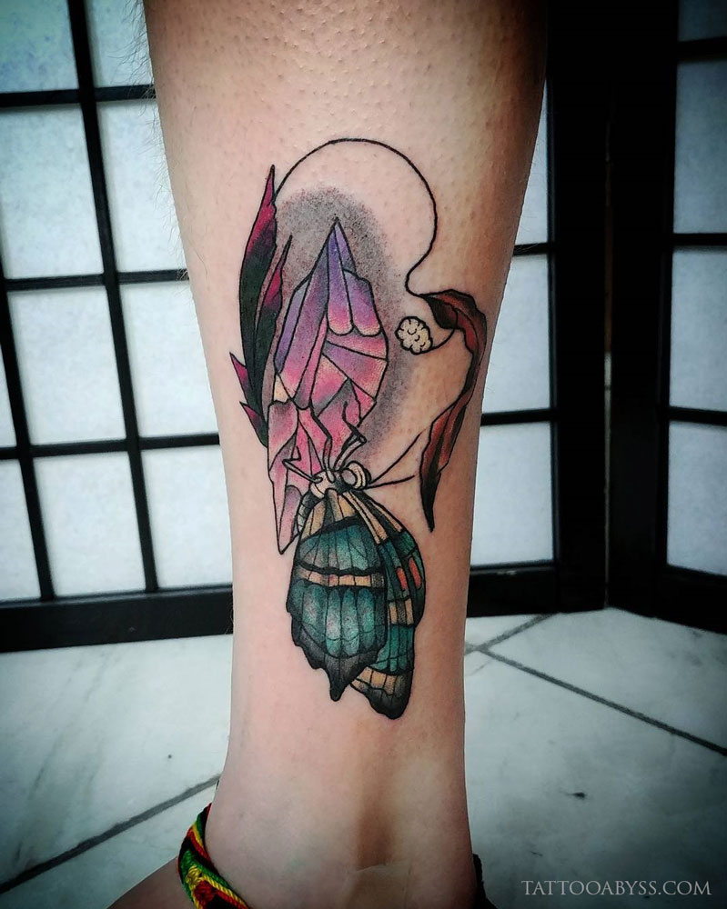 moth-chrysalis-devon-tattoo-abyss