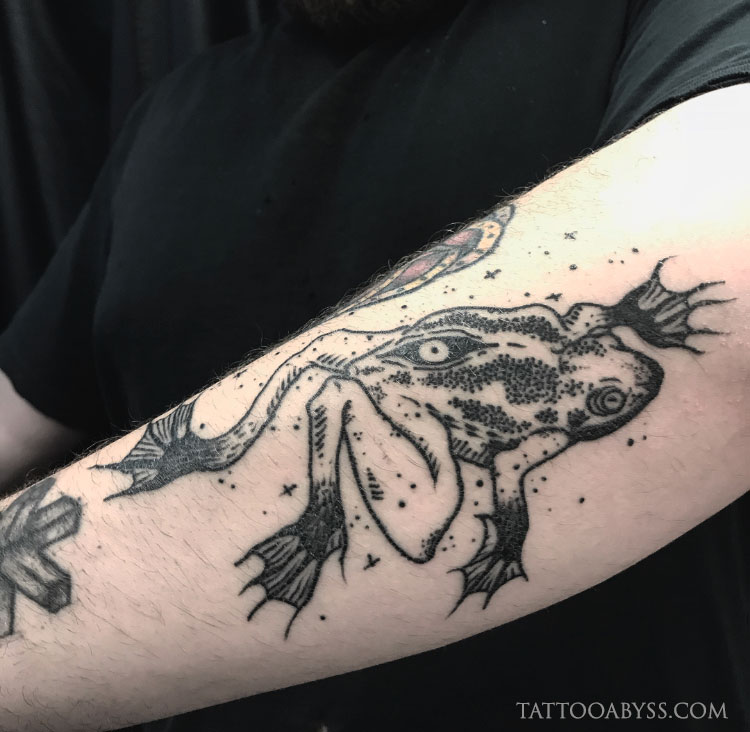 frog-chloe-tattoo-abyss