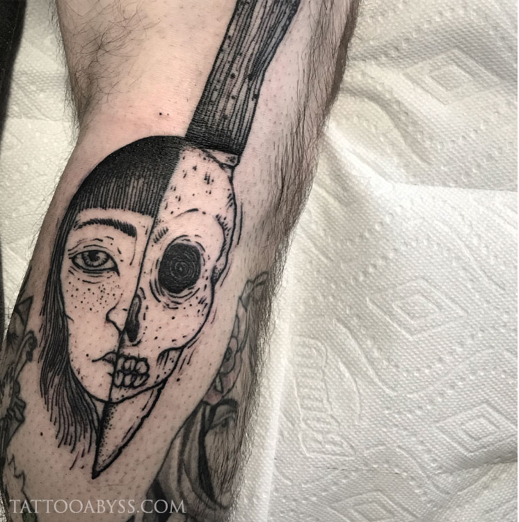 face-knife-chloe-tattoo-abyss