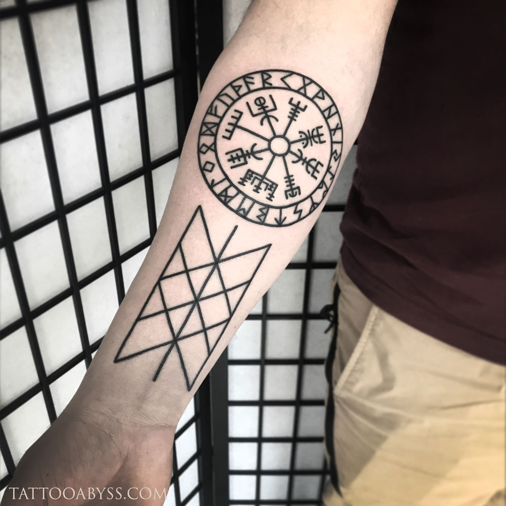 northern-compass-adz-tattoo-abyss