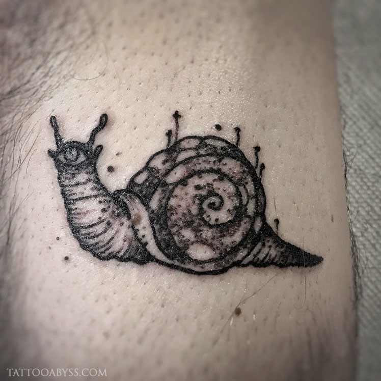 snail-chloe-tattoo-abyss