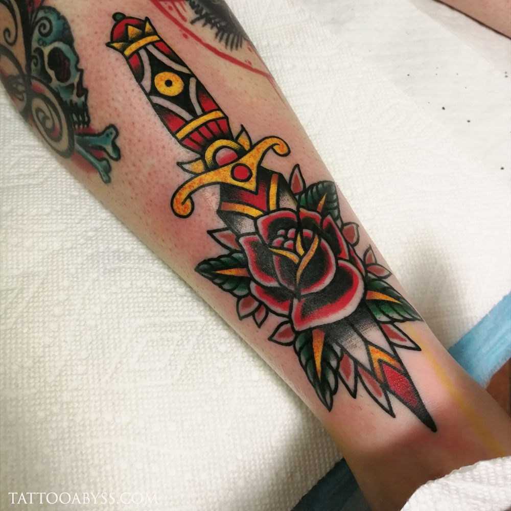 Rose & Dagger | Tattoo Abyss Montreal