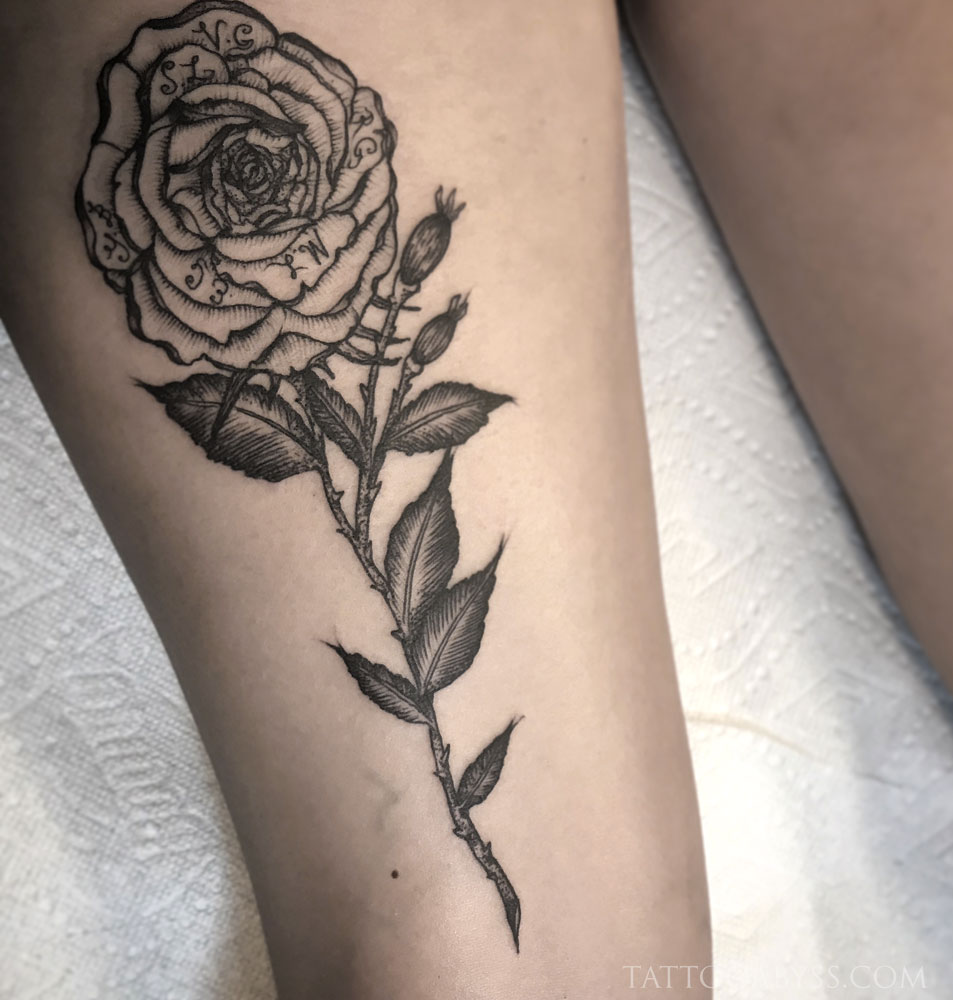 rose-chloe-tattoo-abyss