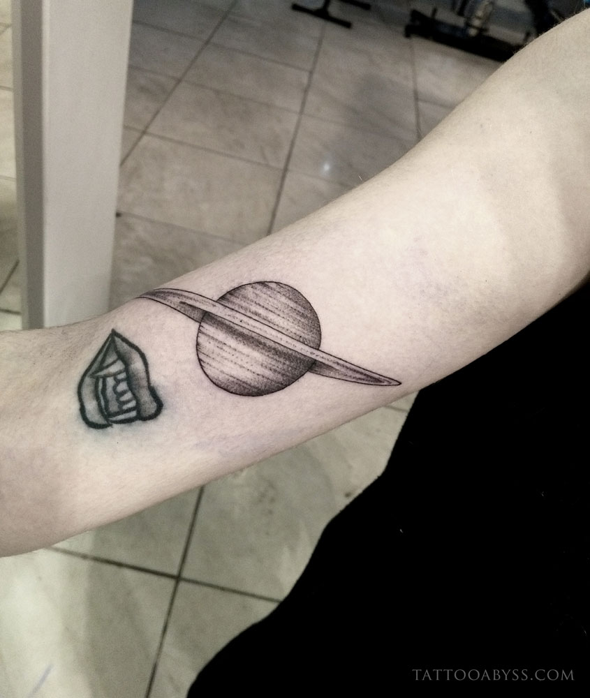 saturn-camille-tattoo-abyss