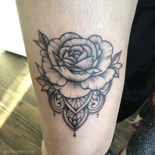 Rose & Mandala - Tattoo Abyss Montreal