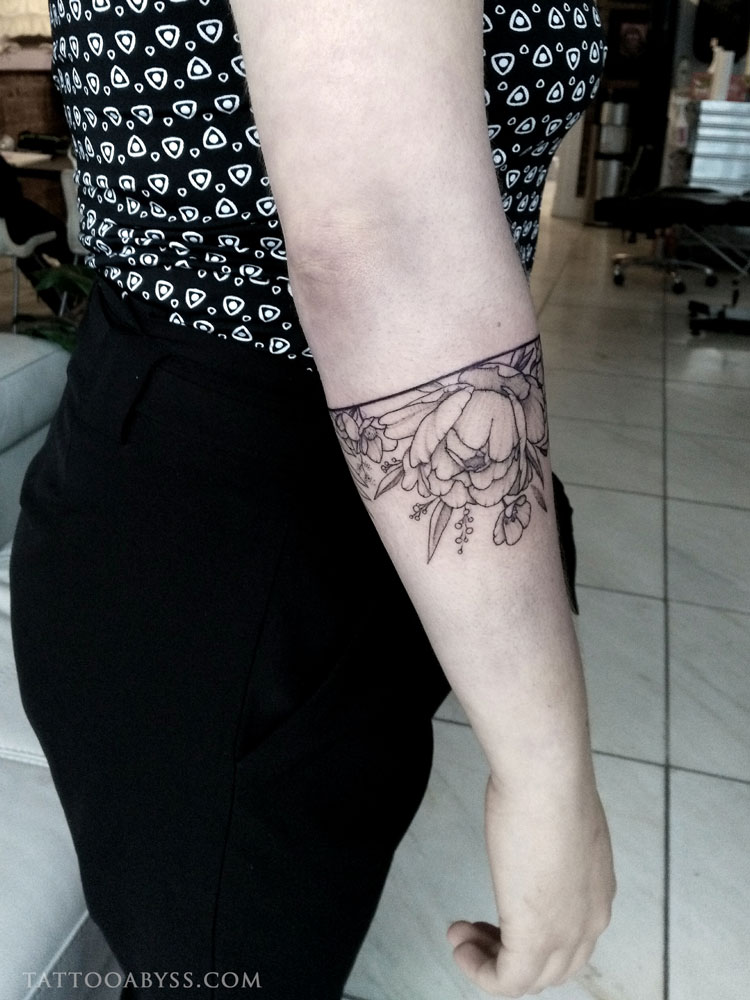 flower-band-camille-tattoo-abyss