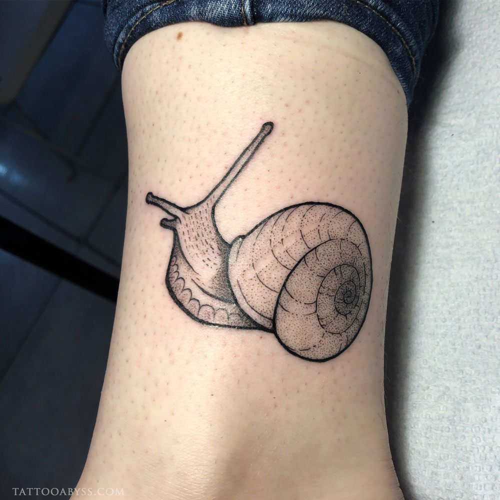snail-liane-tattoo-abyss