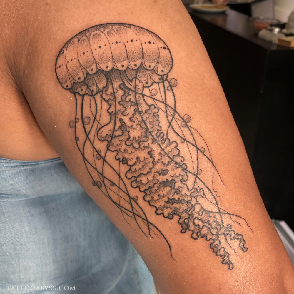 jellyfish-liane-tattoo-abyss