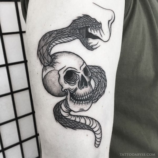 Skull & Snake - Tattoo Abyss Montreal