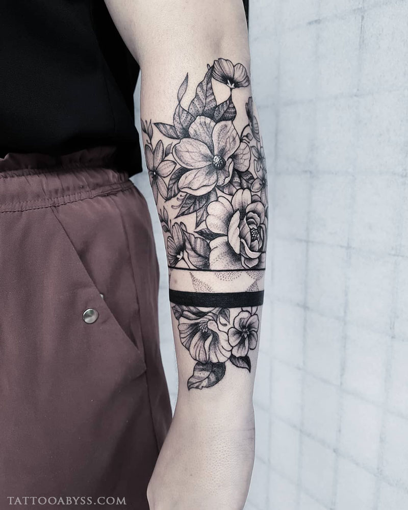Dotwork floral arm band  Tattoo Abyss Montreal