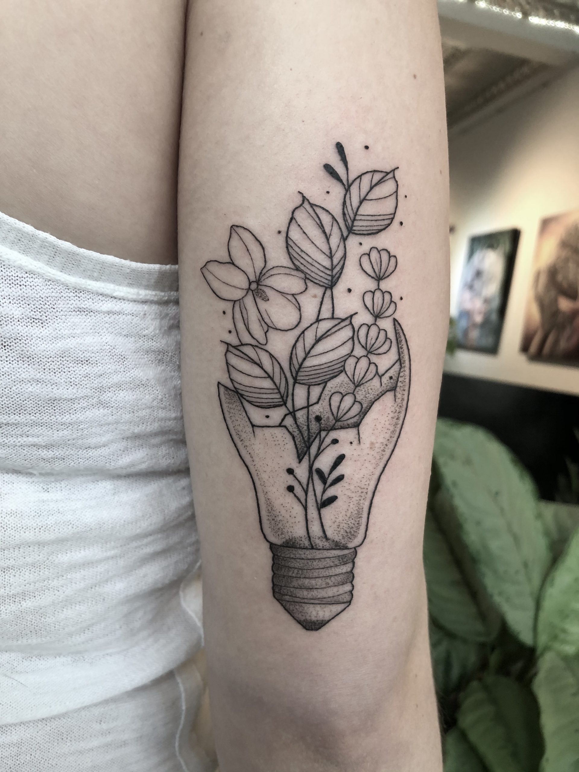 Broken Lightbulb with Flowers - Tattoo Abyss Montreal
