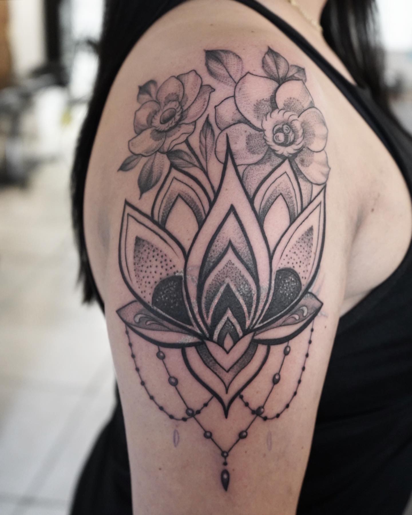 mandala-flowers-tattoo